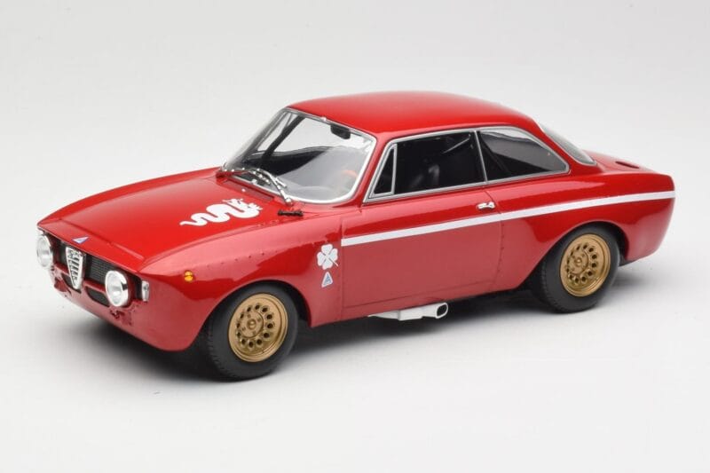 Alfa Romeo GTA 1300 Junior Rosso Minichamps 1:18 155120020 Pressofusione
