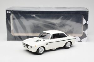 Alfa Romeo GTA 1300 Junior Bianco Minichamps 1:18 155120021 Pressofusione — immagine 6 di 6