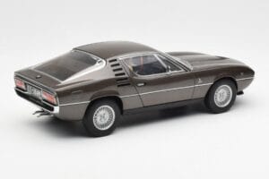 Alfa Romeo Montreal Marrone Metallizzato AUTOart 1:18 70173 Pressofusione — immagine 3 di 8