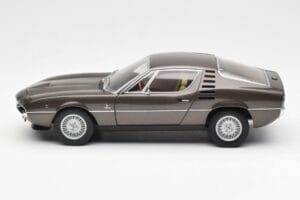 Alfa Romeo Montreal Marrone Metallizzato AUTOart 1:18 70173 Pressofusione — immagine 4 di 8