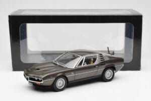 Alfa Romeo Montreal Marrone Metallizzato AUTOart 1:18 70173 Pressofusione — immagine 8 di 8