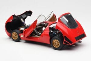 Alfa Romeo 33 Stradale Rosso AUTOart 1:18 70191 Pressofusione — immagine 5 di 8