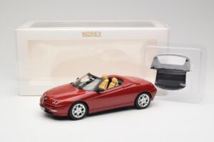Alfa Romeo Spider 916 Proteo Red Metallic Norev 1:18 187854 Pressofusione — immagine 6 di 6