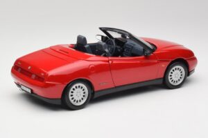 Alfa Romeo Spider 916 Alfa Rosso Maisto 1:18 50278 Pressofusione — immagine 3 di 8