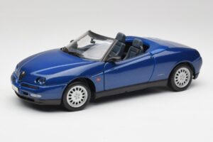 Alfa Romeo Spider 916 Blu Pervinca Maisto 1:18 50308 Pressofusione
