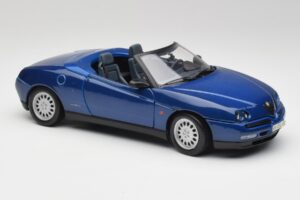 Alfa Romeo Spider 916 Blu Pervinca Maisto 1:18 50308 Pressofusione — immagine 5 di 7