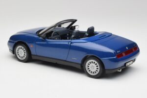 Alfa Romeo Spider 916 Blu Pervinca Maisto 1:18 50308 Pressofusione — immagine 6 di 7