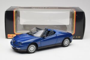 Alfa Romeo Spider 916 Blu Pervinca Maisto 1:18 50308 Pressofusione — immagine 7 di 7