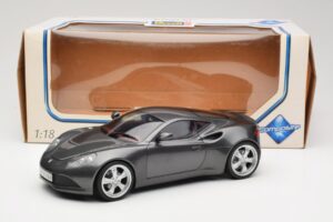 Artega GT Grey Metallic Revell 1:18 09024 Pressofusione — immagine 8 di 8
