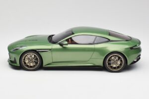Aston Martin DB12 Verde GT Spirit 1:18 GT466 Resina — immagine 3 di 5