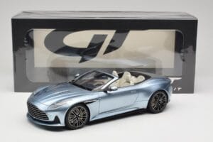 Aston Martin DB12 Volante Caribbean Blue Pearl GT Spirit 1:18 GT479 Resina — immagine 6 di 6
