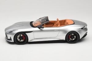Aston Martin DB12 Volante Argento GT Spirit 1:18 GT945 Resina — immagine 3 di 6