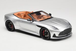 Aston Martin DB12 Volante Argento GT Spirit 1:18 GT945 Resina — immagine 4 di 6
