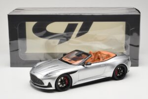 Aston Martin DB12 Volante Argento GT Spirit 1:18 GT945 Resina — immagine 6 di 6