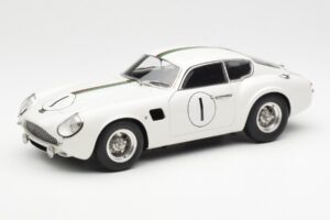 Aston Martin DB4 GT Zagato #1 24 Hours of Le Mans 1961 CMC 1:18 M-139 Pressofusione