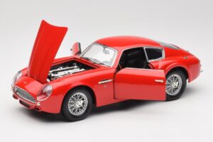 Aston Martin DB4 GT Zagato Rosso Road Signature 1:18 92728 Pressofusione — immagine 2 di 8