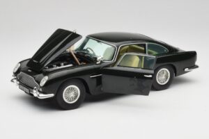 Aston Martin DB5 California Salvia Chrono 1:18 H1001 Pressofusione — immagine 2 di 8