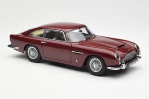 Aston Martin DB5 Dubonnet Rosso AUTOart 1:18 70213 Pressofusione — immagine 6 di 8
