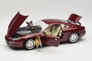 Aston Martin DB7 Rosso Guiloy 1:18 67550 Pressofusione — immagine 2 di 8