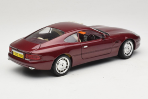 Aston Martin DB7 Rosso Guiloy 1:18 67550 Pressofusione — immagine 3 di 8