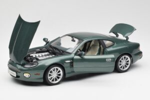 Aston Martin DB7 Vantage Verde Maisto 1:18 36880 Pressofusione — immagine 2 di 8