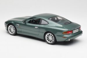 Aston Martin DB7 Vantage Verde Maisto 1:18 36880 Pressofusione — immagine 7 di 8