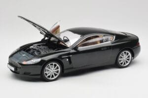 Aston Martin DB9 Nero Solido 1:18 15025600 Pressofusione — immagine 2 di 8