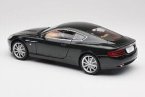 Aston Martin DB9 Nero Solido 1:18 15025600 Pressofusione — immagine 7 di 8