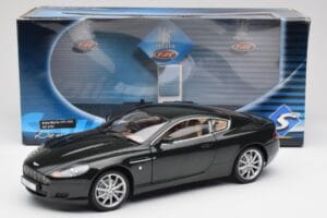 Aston Martin DB9 Nero Solido 1:18 15025600 Pressofusione — immagine 8 di 8
