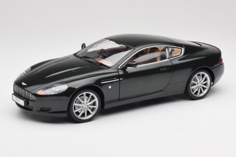 Aston Martin DB9 Nero Solido 1:18 15025600 Pressofusione