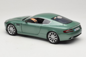 Aston Martin DB9 Verde Minichamps 1:18 150137322 Pressofusione — immagine 7 di 8