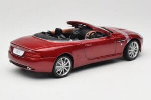 Aston Martin DB9 Volante Rosso Solido 1:18 8163 Pressofusione — immagine 3 di 8