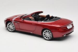 Aston Martin DB9 Volante Rosso Solido 1:18 8163 Pressofusione — immagine 7 di 8