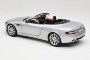 Aston Martin DB9 Volante Argento Minichamps 1:18 150137334 Pressofusione — immagine 7 di 8