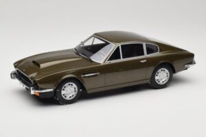 Aston Martin DBS Olive Verde CMR 1:18 CMR003 Pressofusione