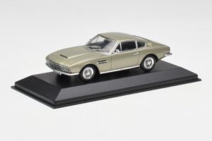 Aston Martin DBS Verde Argento Metallizzato Minichamps 1:43 400137600 Pressofusione — immagine 2 di 4