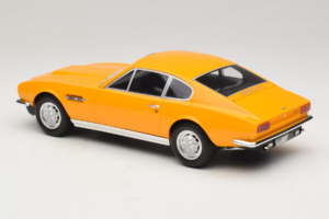 Aston Martin DBS Giallo GT Spirit 1:18 GT079 Resina — immagine 5 di 6