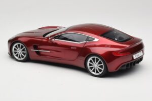 Aston Martin One-77 Diavolo Red AUTOart 1:18 70245 Pressofusione — immagine 7 di 8