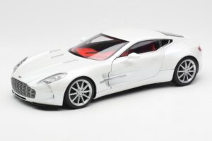 Aston Martin One-77 Morning Frost Bianco AUTOart 1:18 70244 Pressofusione