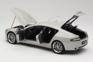 Aston Martin Rapide S Silver Fox AUTOart 1:18 70258 Pressofusione — immagine 5 di 8