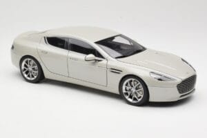 Aston Martin Rapide S Silver Fox AUTOart 1:18 70258 Pressofusione — immagine 6 di 8