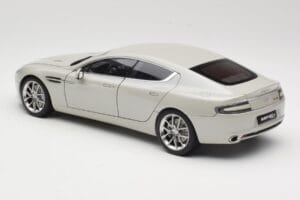 Aston Martin Rapide S Silver Fox AUTOart 1:18 70258 Pressofusione — immagine 7 di 8
