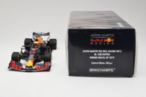 Aston Martin Red Bull Racing RB15 #33 M. Verstappen Winner Brazil GP 2019 Minichamps 1:18 110191933 Pressofusione — immagine 6 di 6
