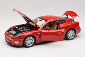 Aston Martin V12 Vanquish Rosso Bburago 1:18 33334063 Pressofusione — immagine 2 di 8