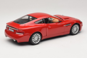 Aston Martin V12 Vanquish Rosso Bburago 1:18 33334063 Pressofusione — immagine 3 di 8