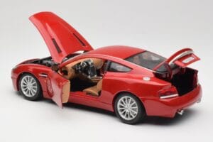 Aston Martin V12 Vanquish Rosso Bburago 1:18 34063 Pressofusione — immagine 5 di 8