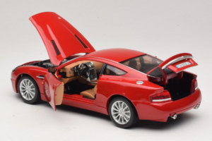 Aston Martin V12 Vanquish Rosso Bburago 1:18 33334063 Pressofusione — immagine 5 di 8