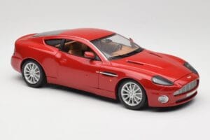 Aston Martin V12 Vanquish Rosso Bburago 1:18 34063 Pressofusione — immagine 6 di 8
