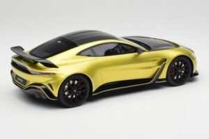 Aston Martin V12 Vantage Final Edition Cosmopolitan Yellow TopSpeed 1:18 TS0453 Pressofusione — immagine 2 di 6