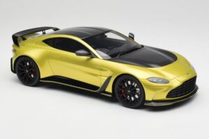 Aston Martin V12 Vantage Final Edition Cosmopolitan Yellow TopSpeed 1:18 TS0453 Pressofusione — immagine 4 di 6